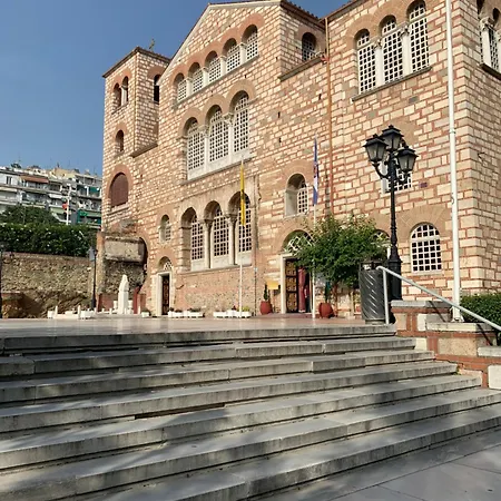 Mary's Cozy Saloniki